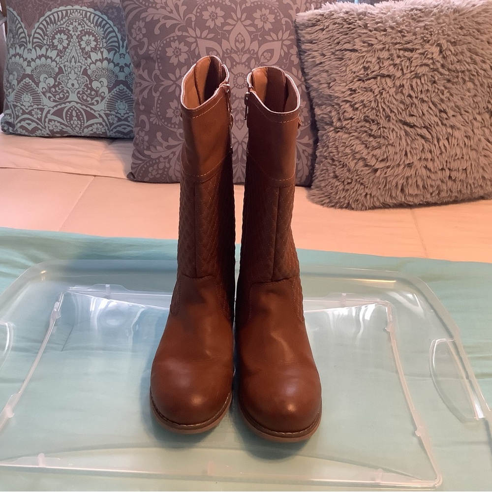 Brown boots
